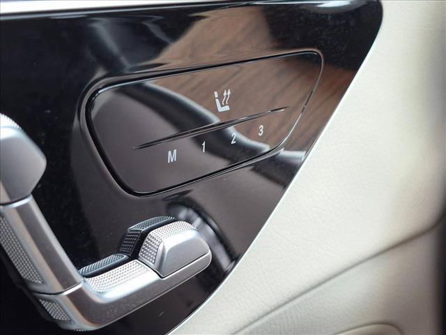 Used 2024 Mercedes-Benz GLC 300 4MATIC image 11
