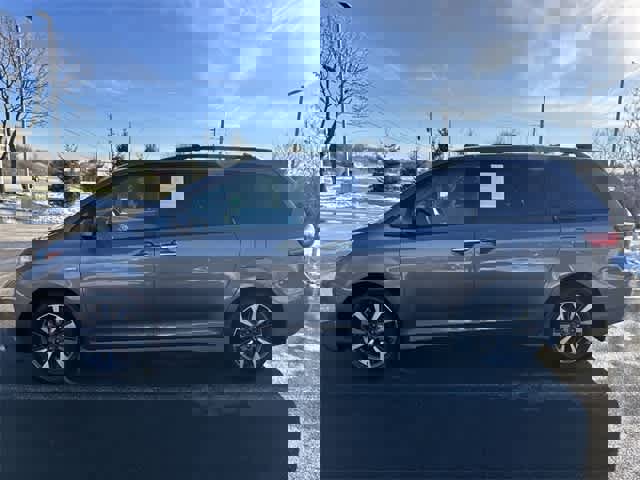 Used 2020 Toyota Sienna XLE image 2