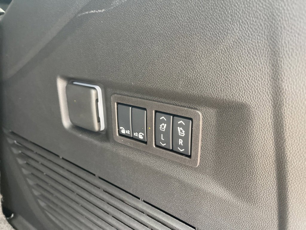 New 2025 Chevrolet Tahoe High Country image 15