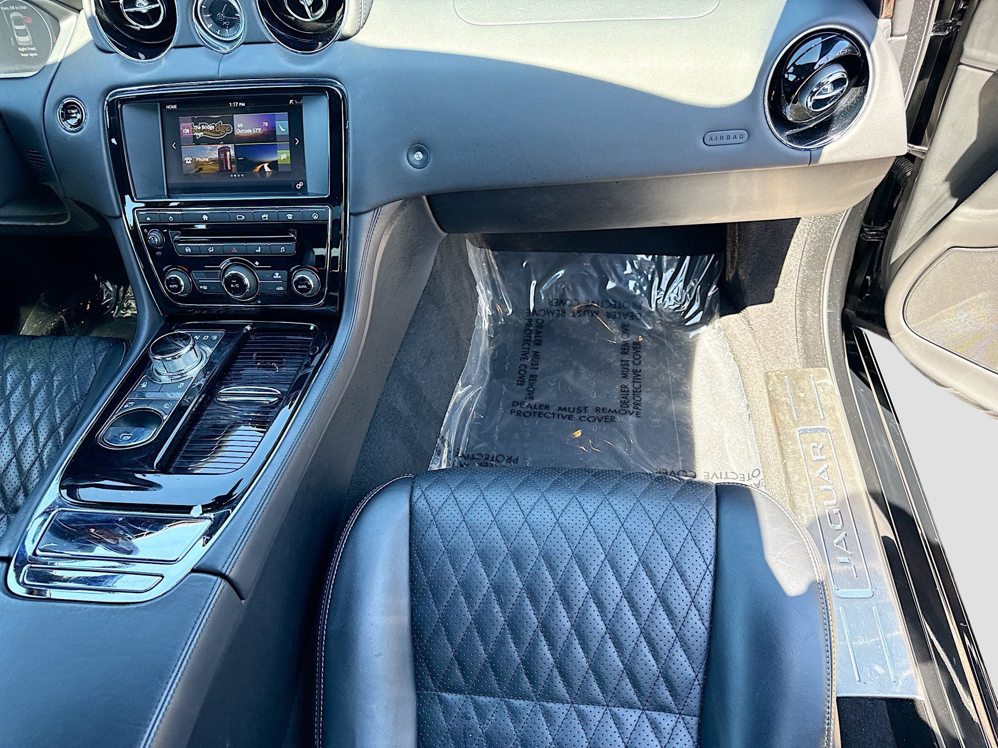 Used 2017 Jaguar XJ L Portfolio image 17