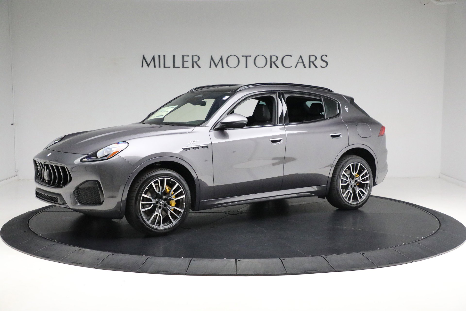 New 2024 Maserati Grecale GT image 5