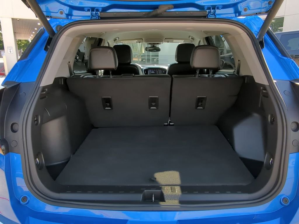 Used 2024 GMC Terrain SLT image 28