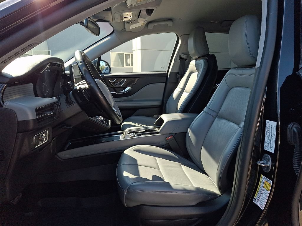 Used 2022 Lincoln Corsair AWD w/ Equipment Group 101A image 17