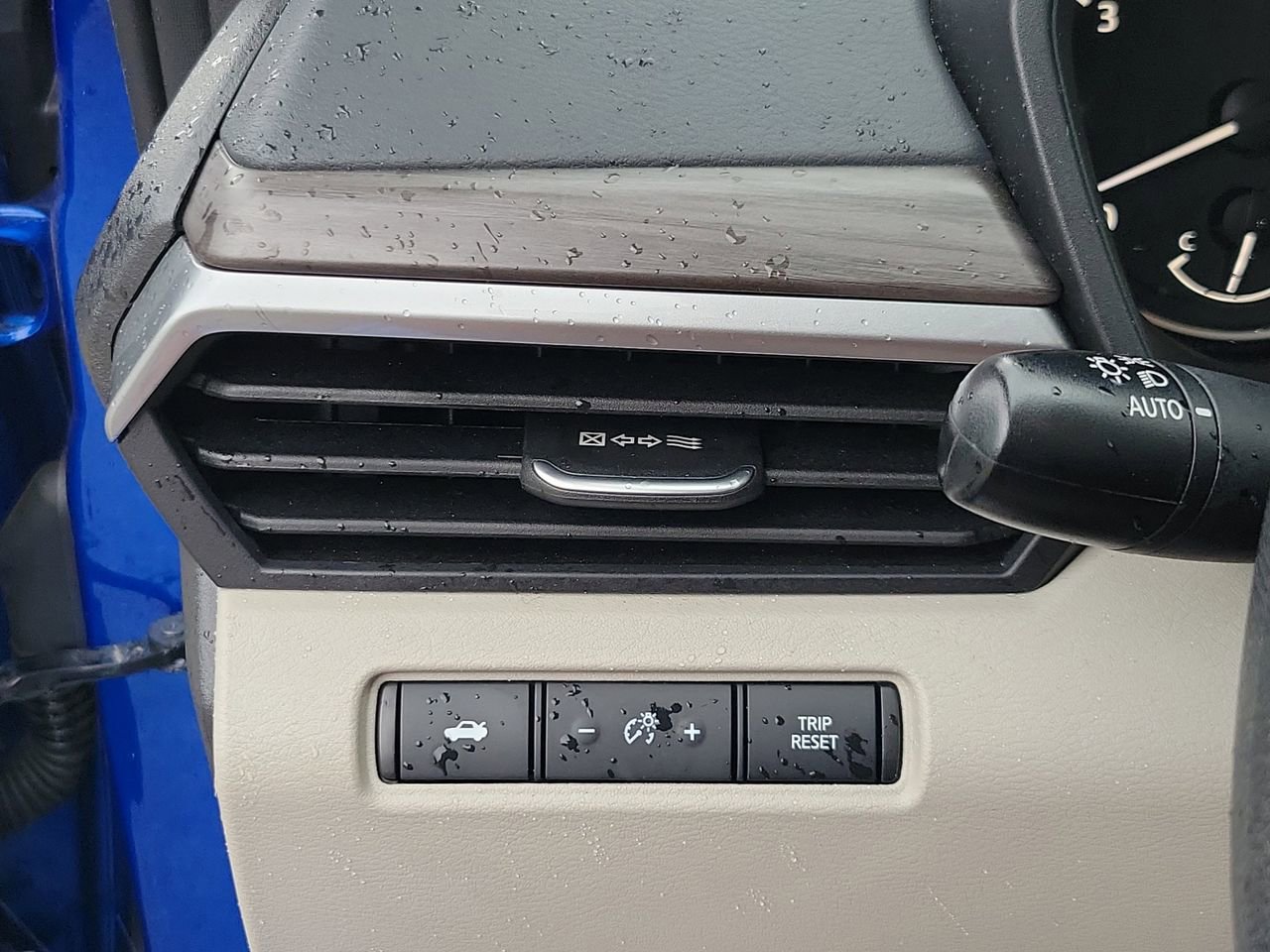 Used 2025 Nissan Altima 2.5 SV image 30