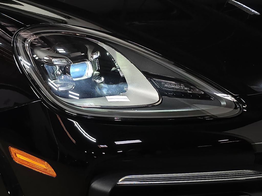 Certified 2021 Porsche Cayenne Coupe image 12