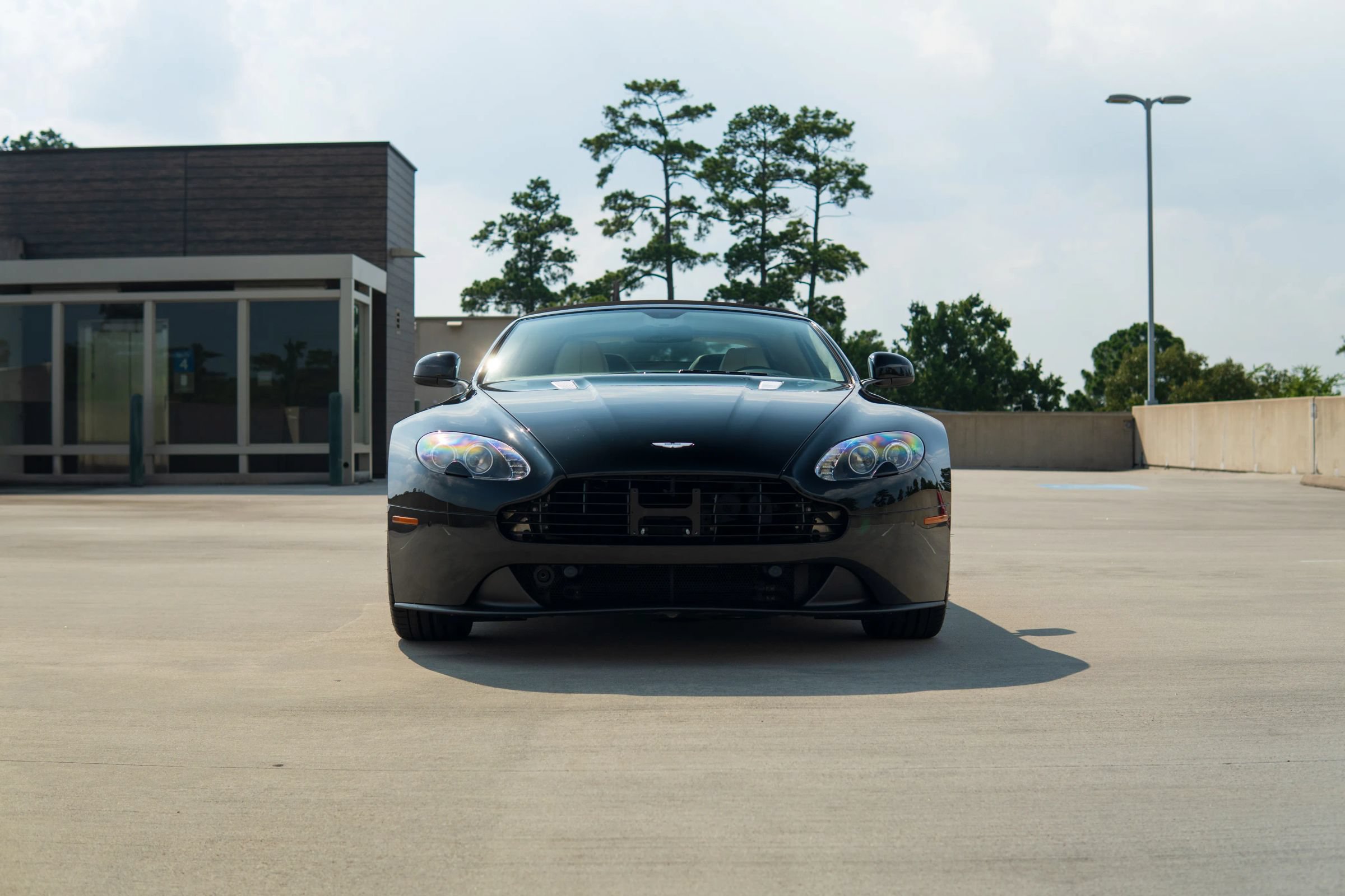 Used 2013 Aston Martin V8 Vantage Roadster RWD image 2