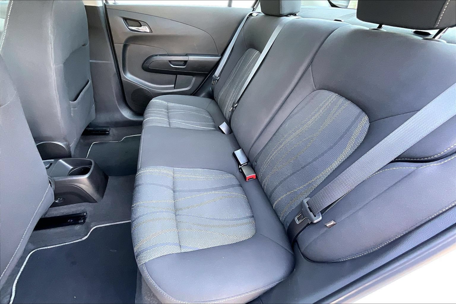Used 2018 Chevrolet Sonic LT FWD image 20