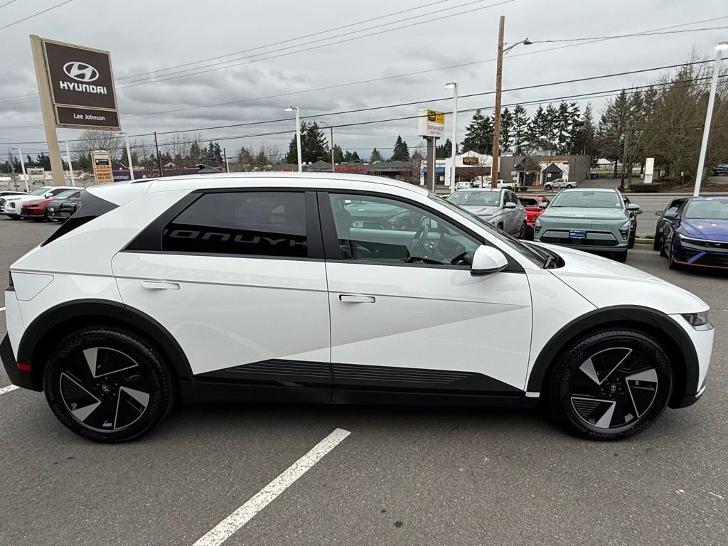Certified 2025 Hyundai Ioniq 5 SE image 6