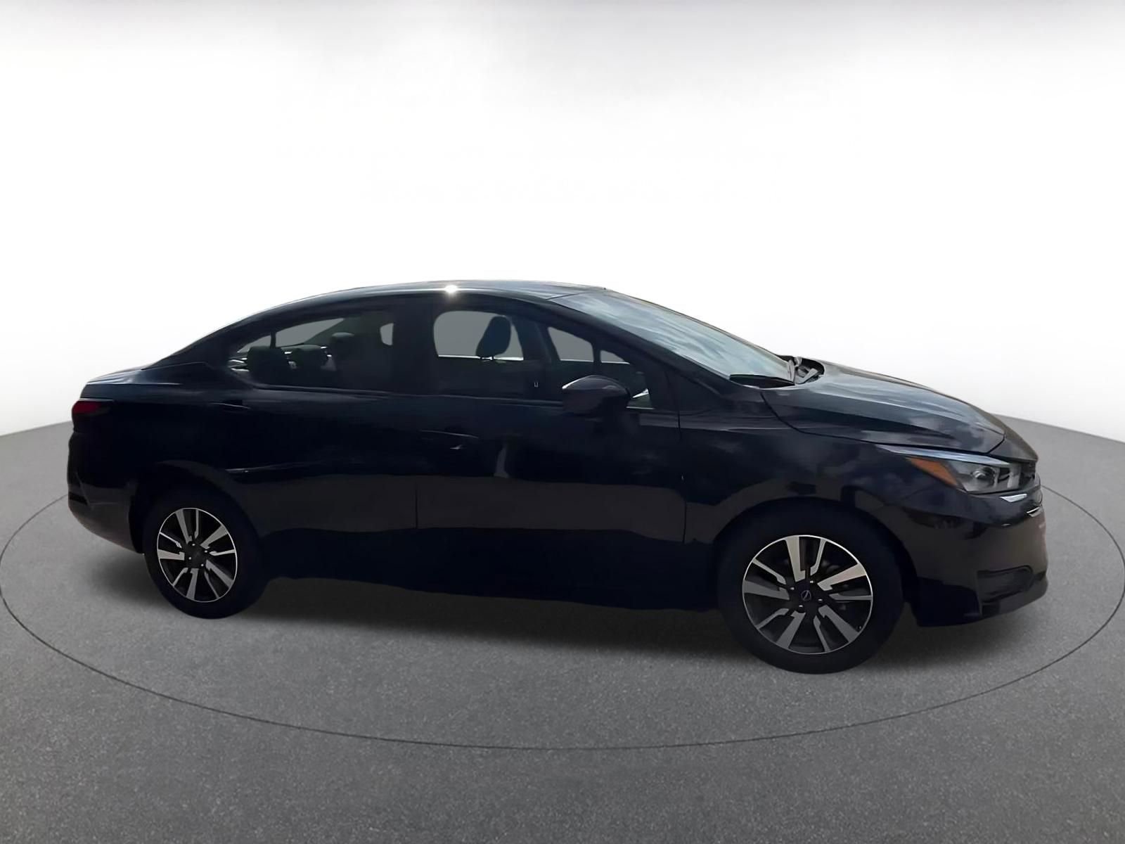 Used 2025 Nissan Versa SV image 16