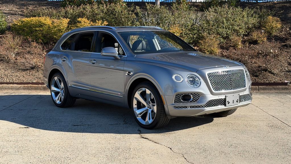 Used 2018 Bentley Bentayga image 1