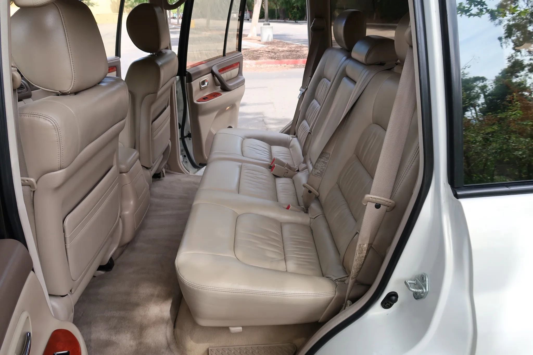 Used 2001 Lexus LX 470 4WD image 21