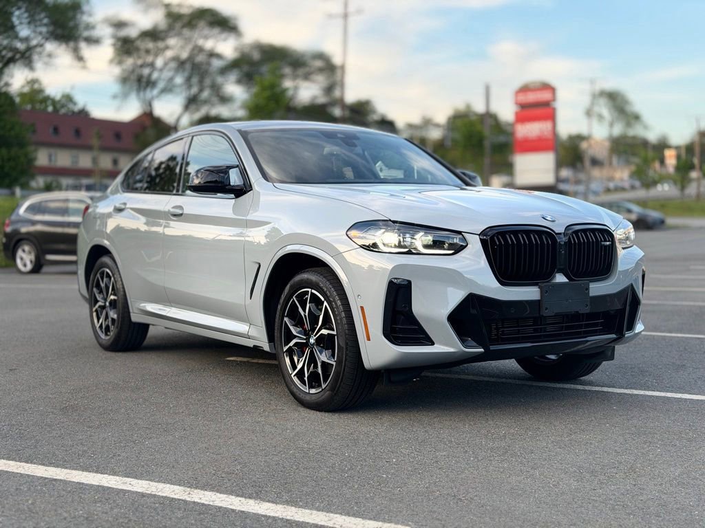 Certified 2025 BMW X4 M40i w/ Premium Package AWD/4WD image 9
