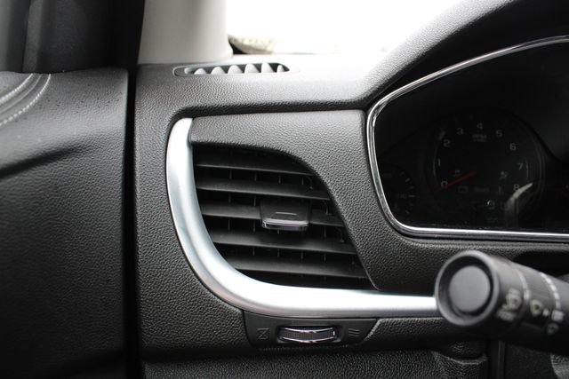 Used 2017 Chevrolet Traverse LT FWD image 8