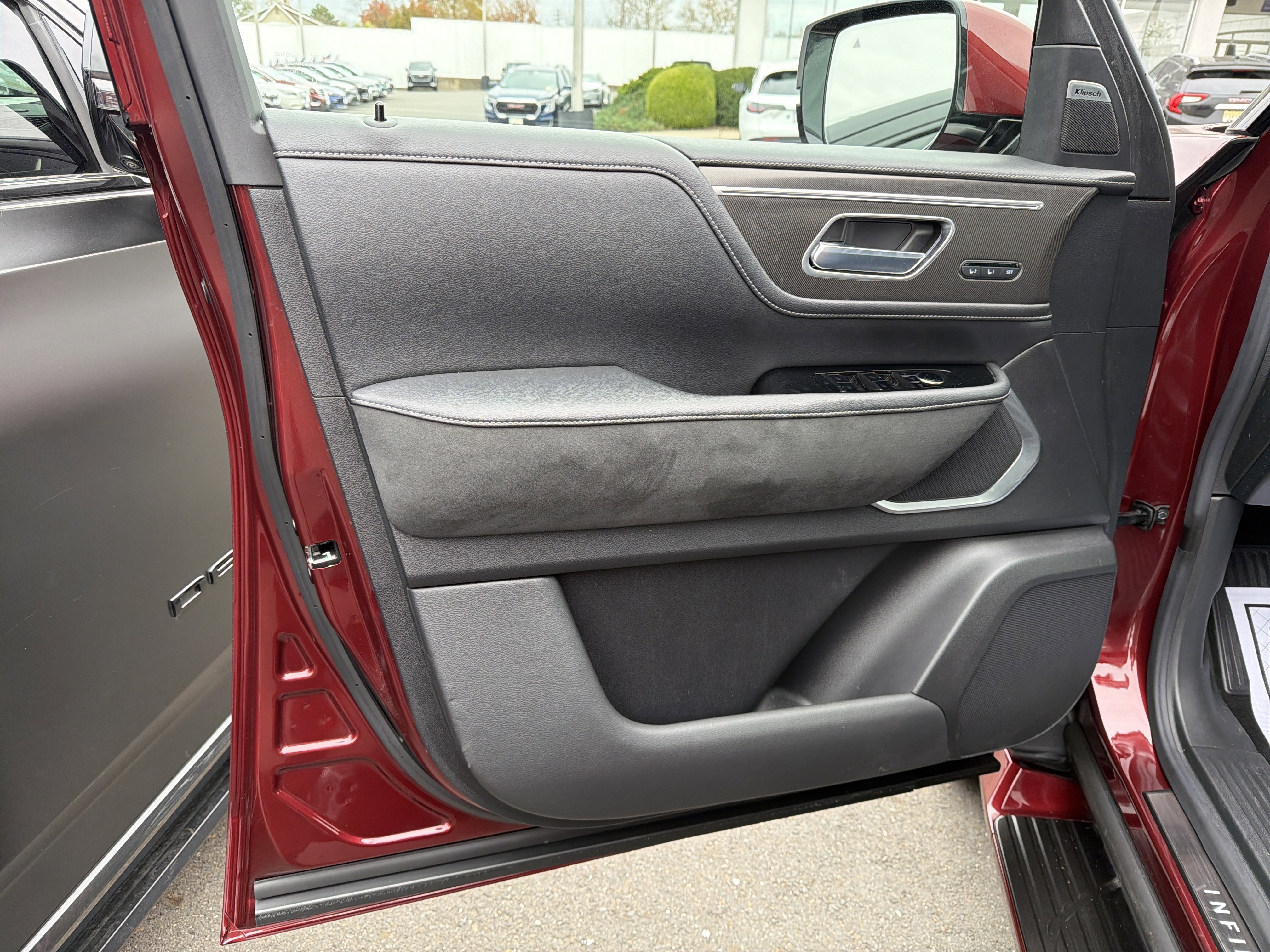 Used 2025 INFINITI QX80 Luxe image 10