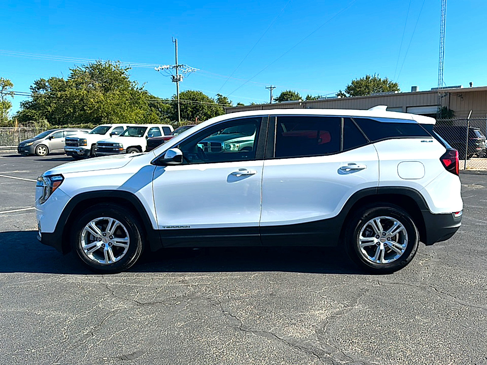 Used 2024 GMC Terrain SLE FWD image 5