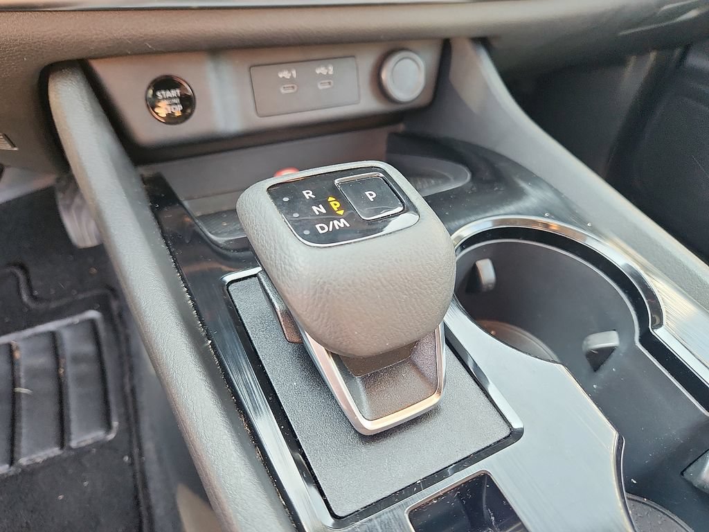 Used 2025 Nissan Rogue SV FWD image 14