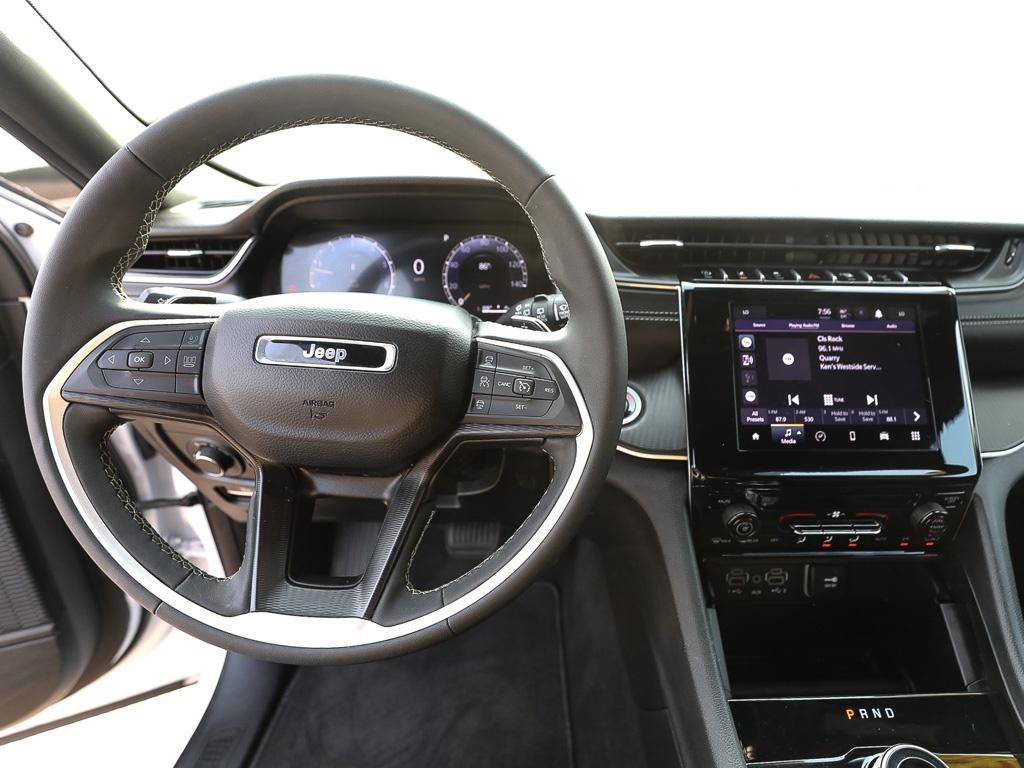 Used 2025 Jeep Grand Cherokee Laredo w/ MOPAR Finishing Package RWD image 13