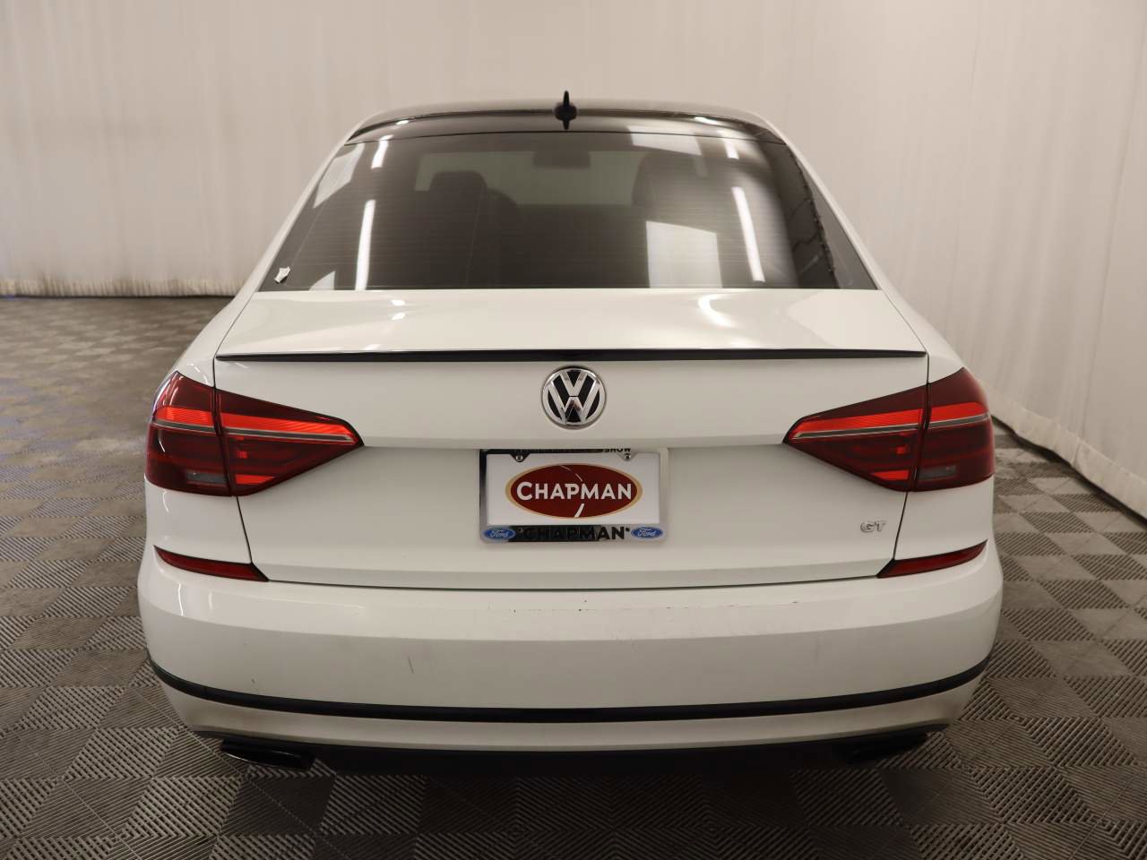 Used 2018 Volkswagen Passat GT FWD image 5