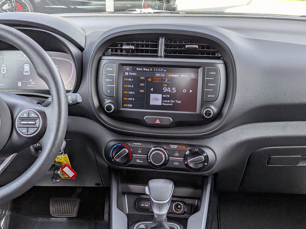 Used 2023 Kia Soul LX w/ LX Technology Package FWD image 43