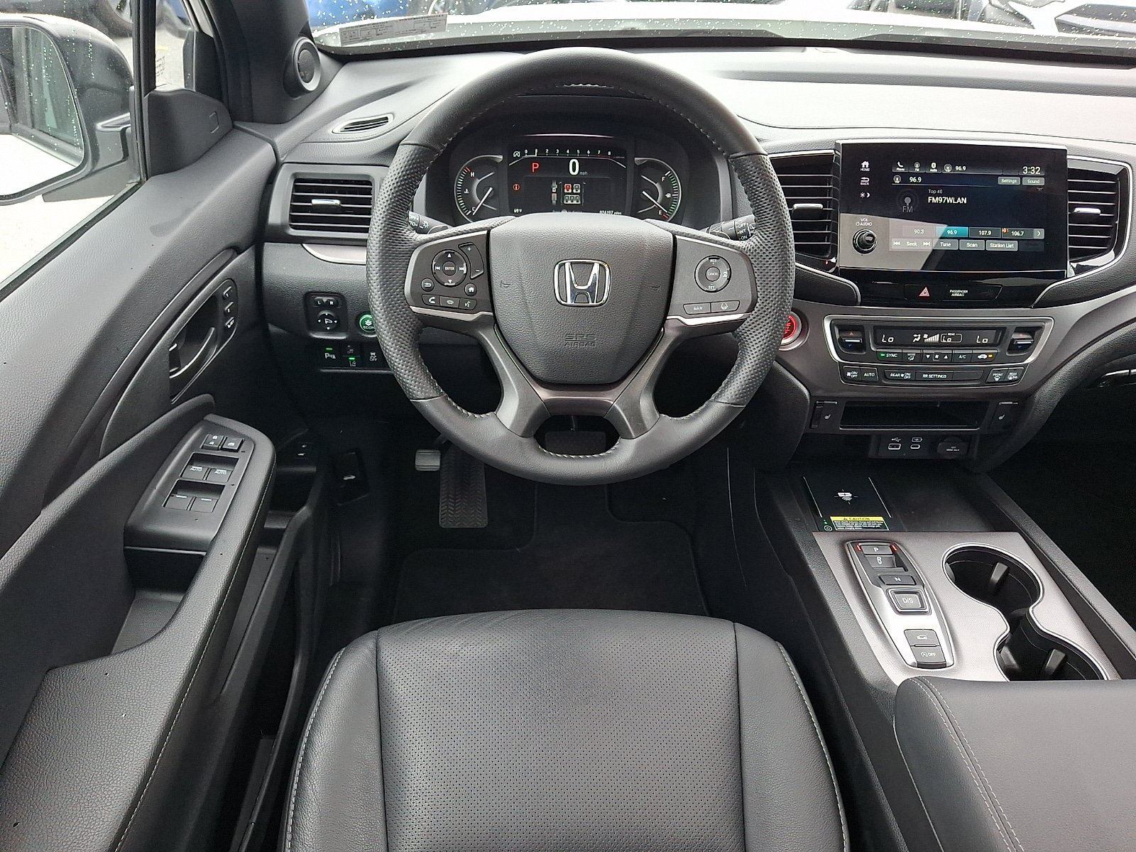 Used 2025 Honda Passport EX-L image 11