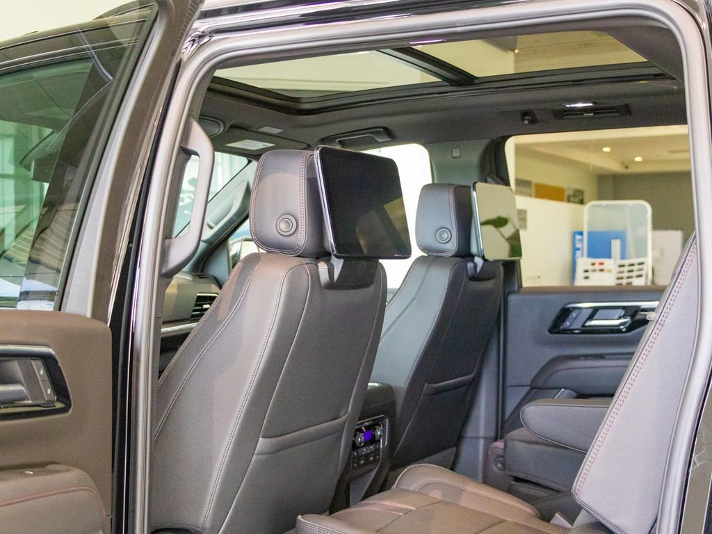 New 2025 Chevrolet Suburban RST w/ RST Capability Package image 28