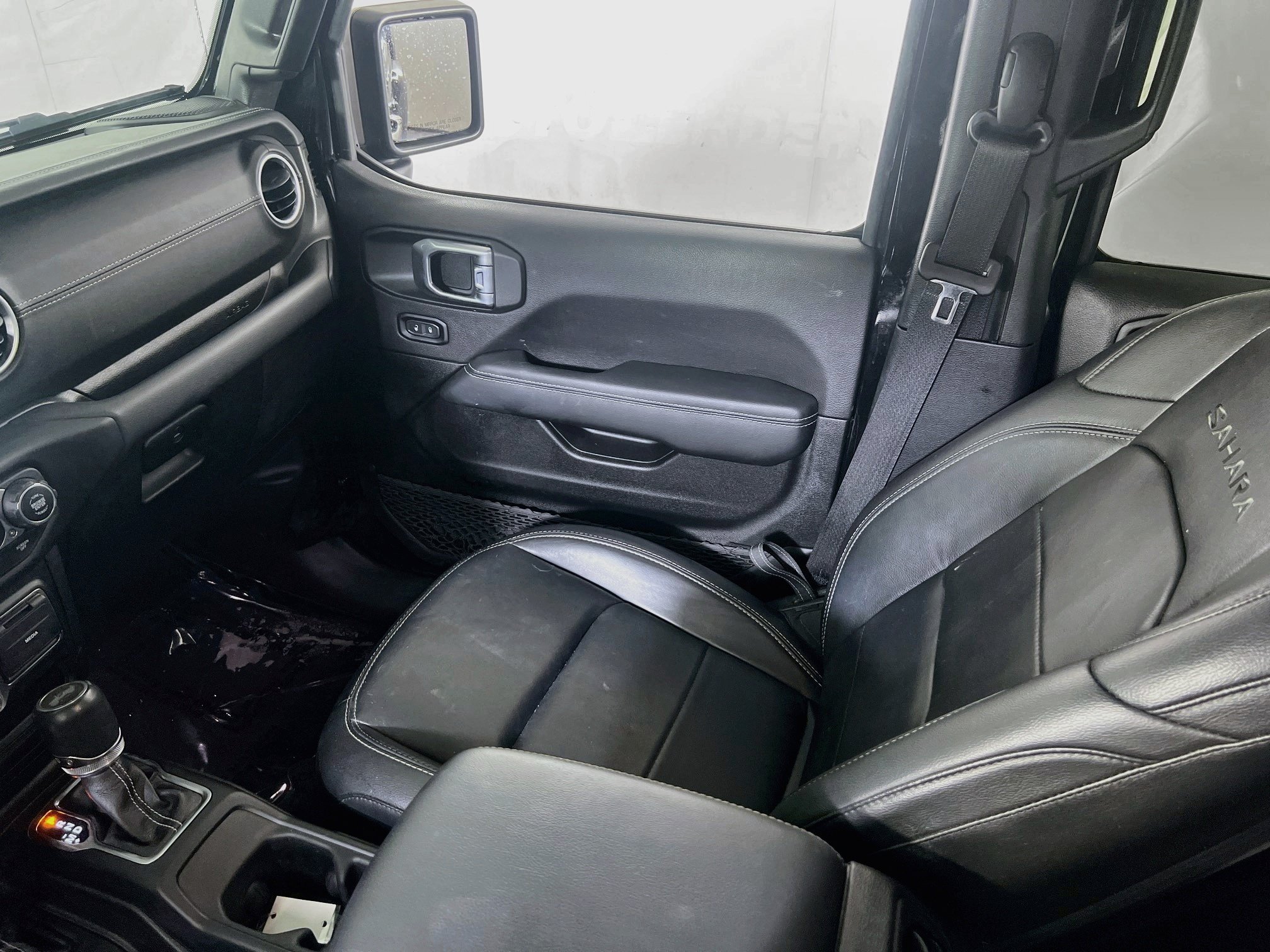 Used 2023 Jeep Wrangler Unlimited Sahara AWD/4WD image 22