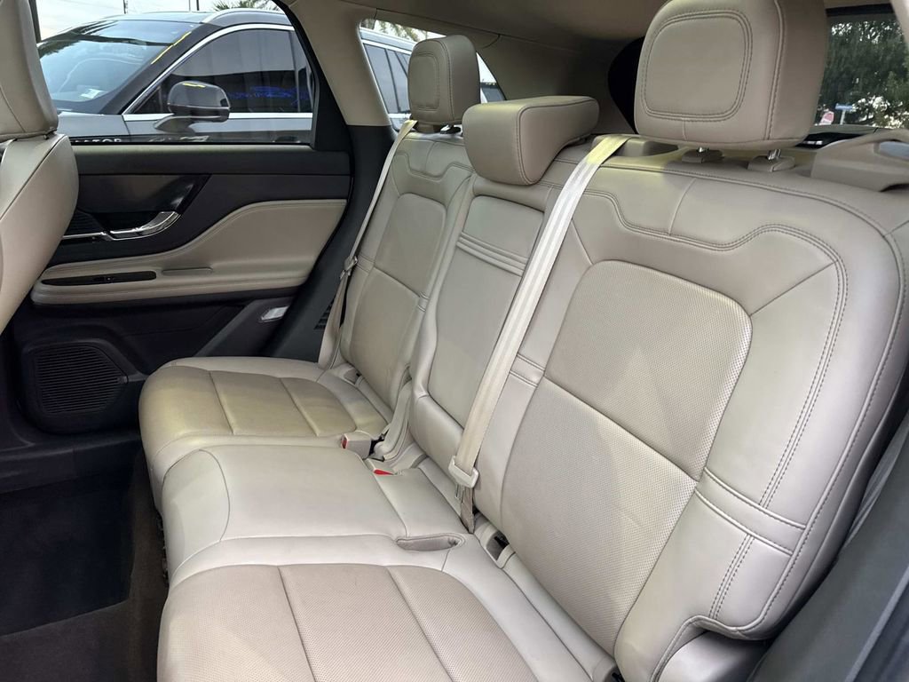 Certified 2021 Lincoln Corsair FWD w/ Premium Package image 17