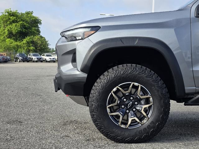 Used 2024 Chevrolet Colorado ZR2 w/ ZR2 Convenience Package III AWD/4WD image 9