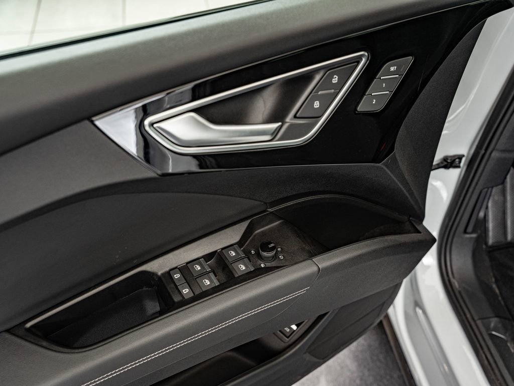 Used 2023 Audi Q4 e-tron Premium w/ Convenience Package image 16