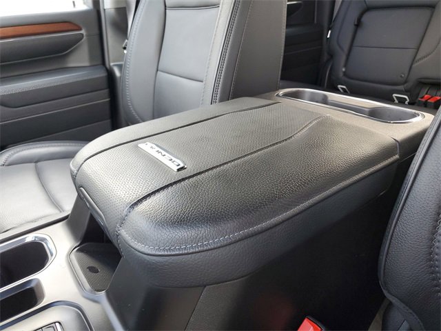 Used 2024 GMC Sierra 3500 Denali image 27
