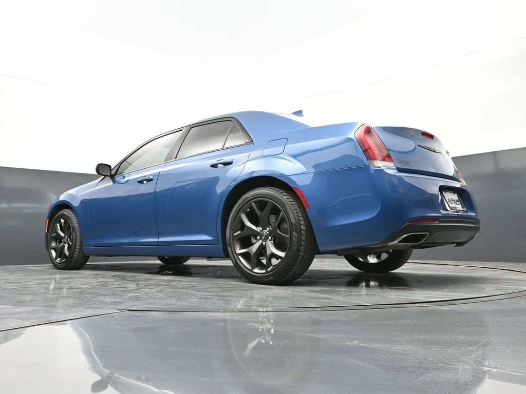 Used 2023 Chrysler 300 Touring w/ Sport Appearance Package RWD image 36