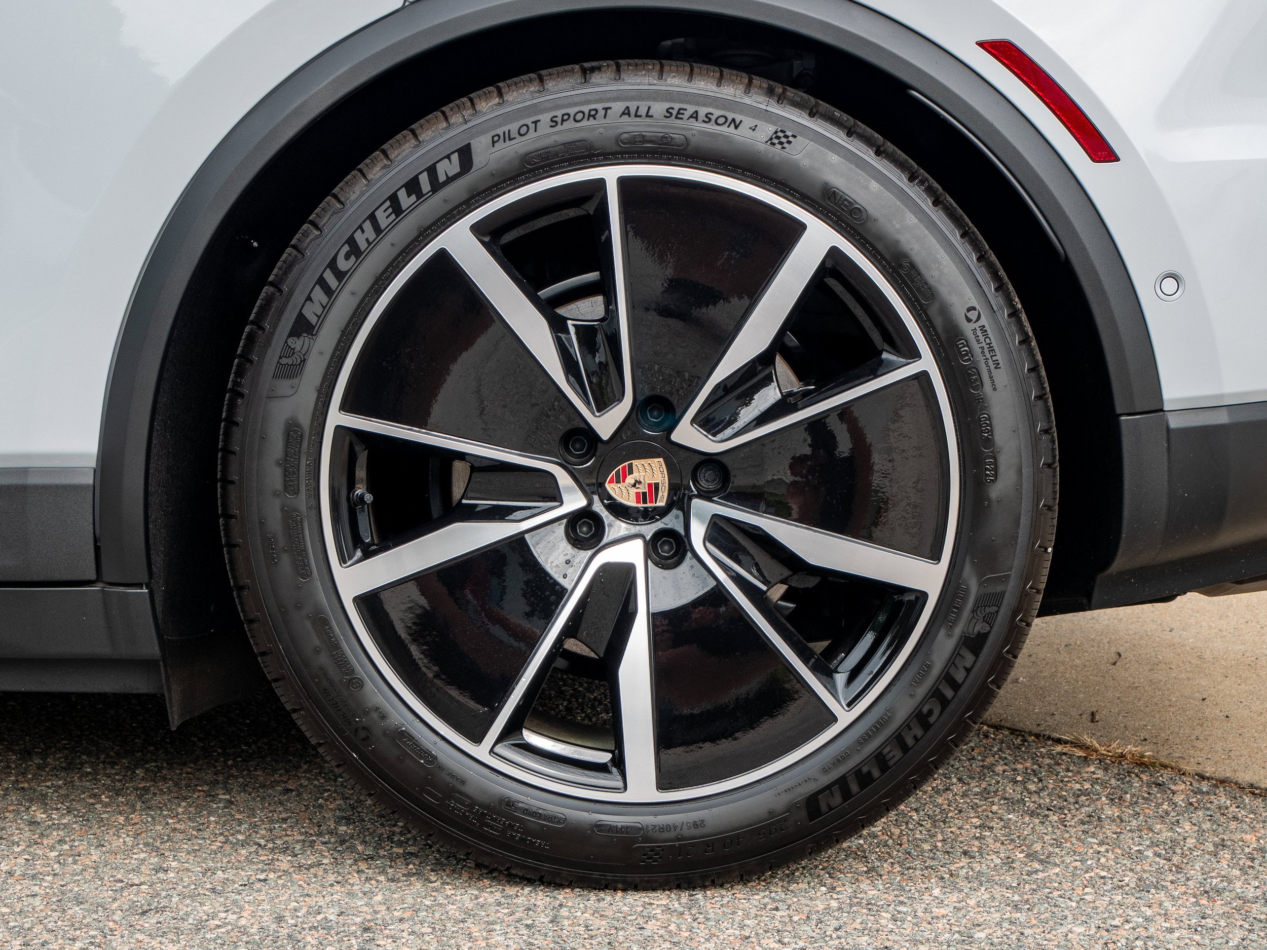 New 2025 Porsche Macan Electric RWD image 14