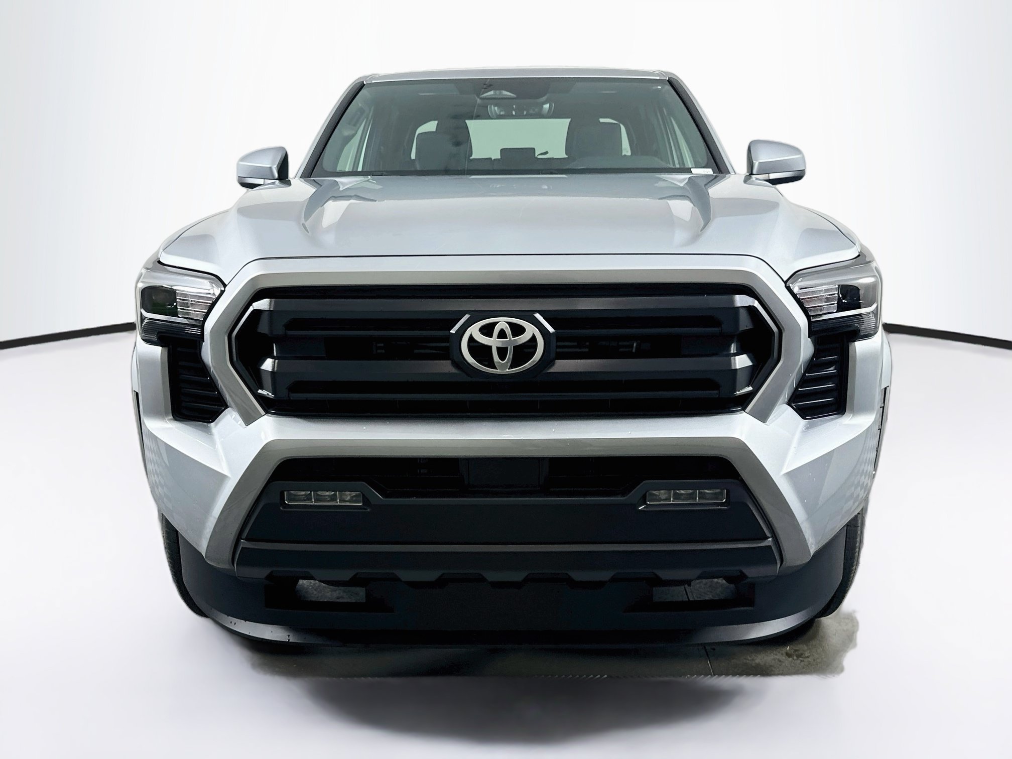Used 2026 Toyota Tacoma SR5 RWD image 2