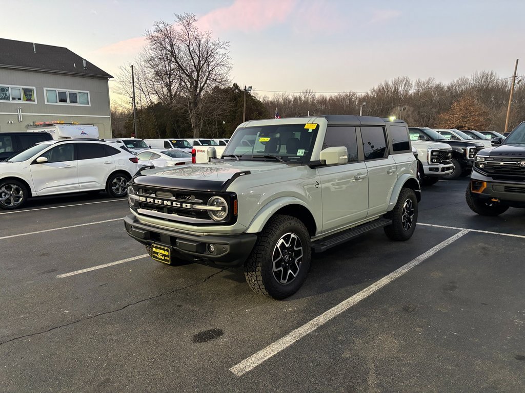 Used 2024 Ford Bronco Outer Banks image 3