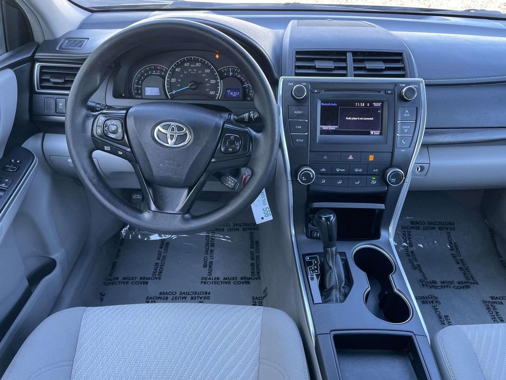 Used 2015 Toyota Camry LE image 23