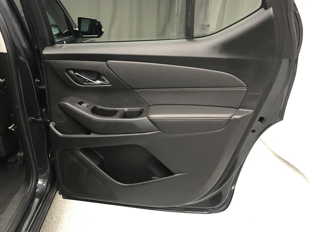 Used 2019 Chevrolet Traverse LT w/ LT Premium Package AWD/4WD image 15