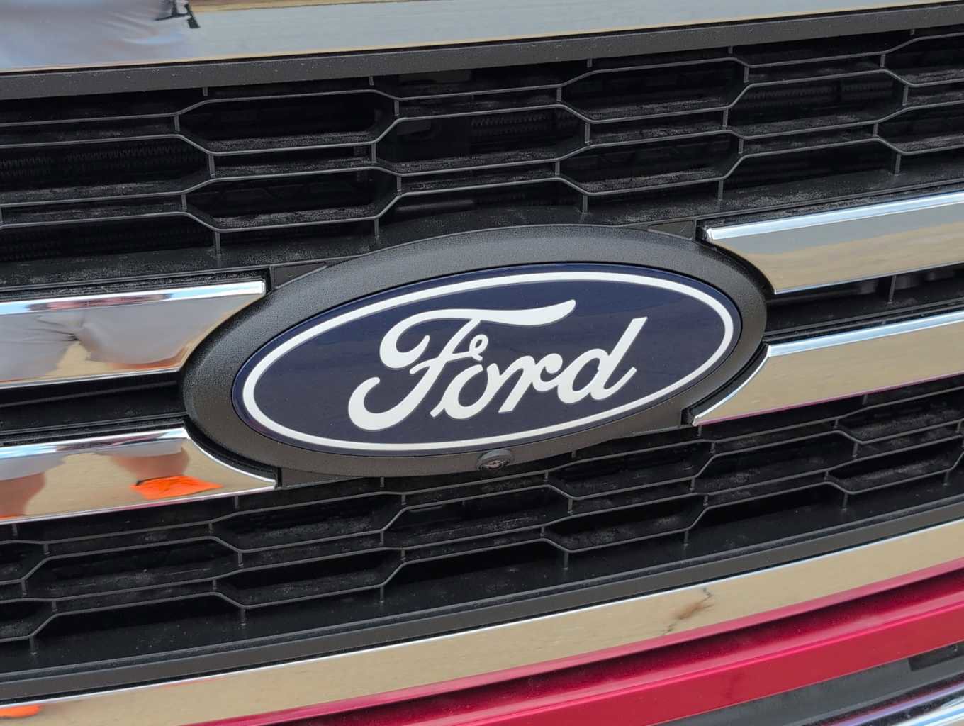 New 2025 Ford F150 Lariat w/ Equipment Group 502A High image 4