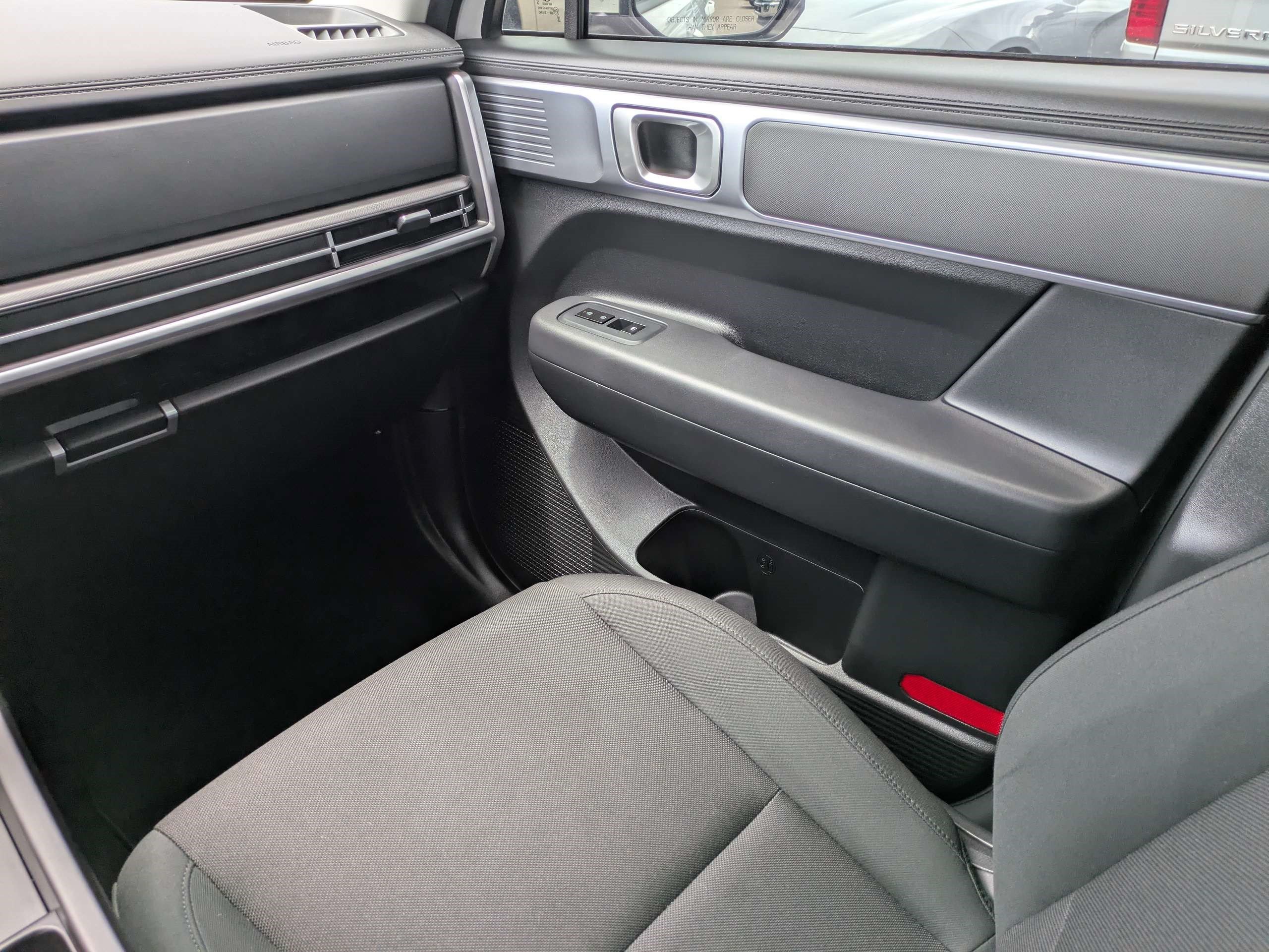 Used 2024 Hyundai Santa Fe SE FWD image 15