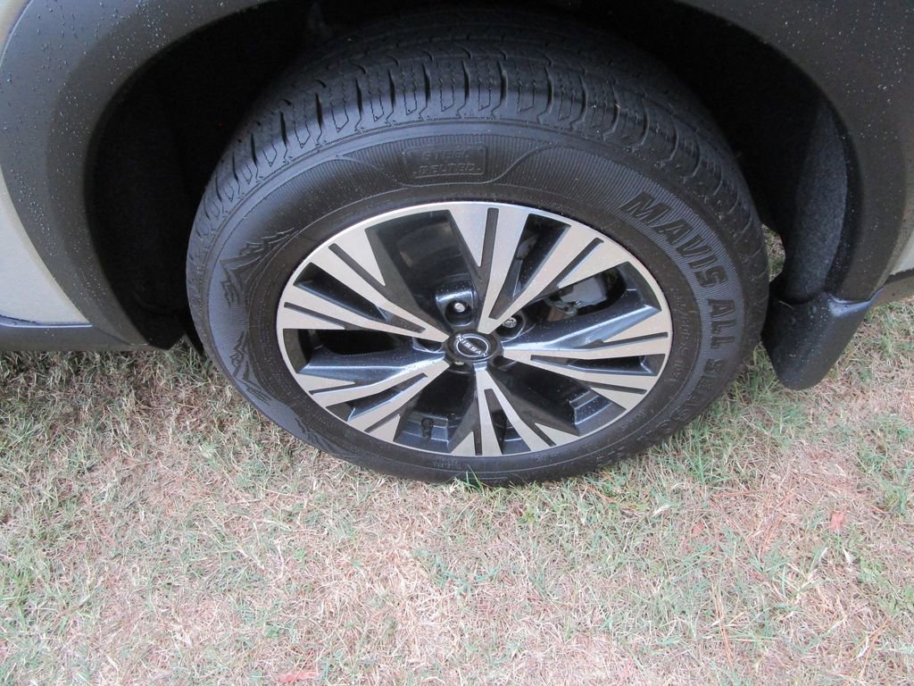 Used 2023 Nissan Rogue SV image 13