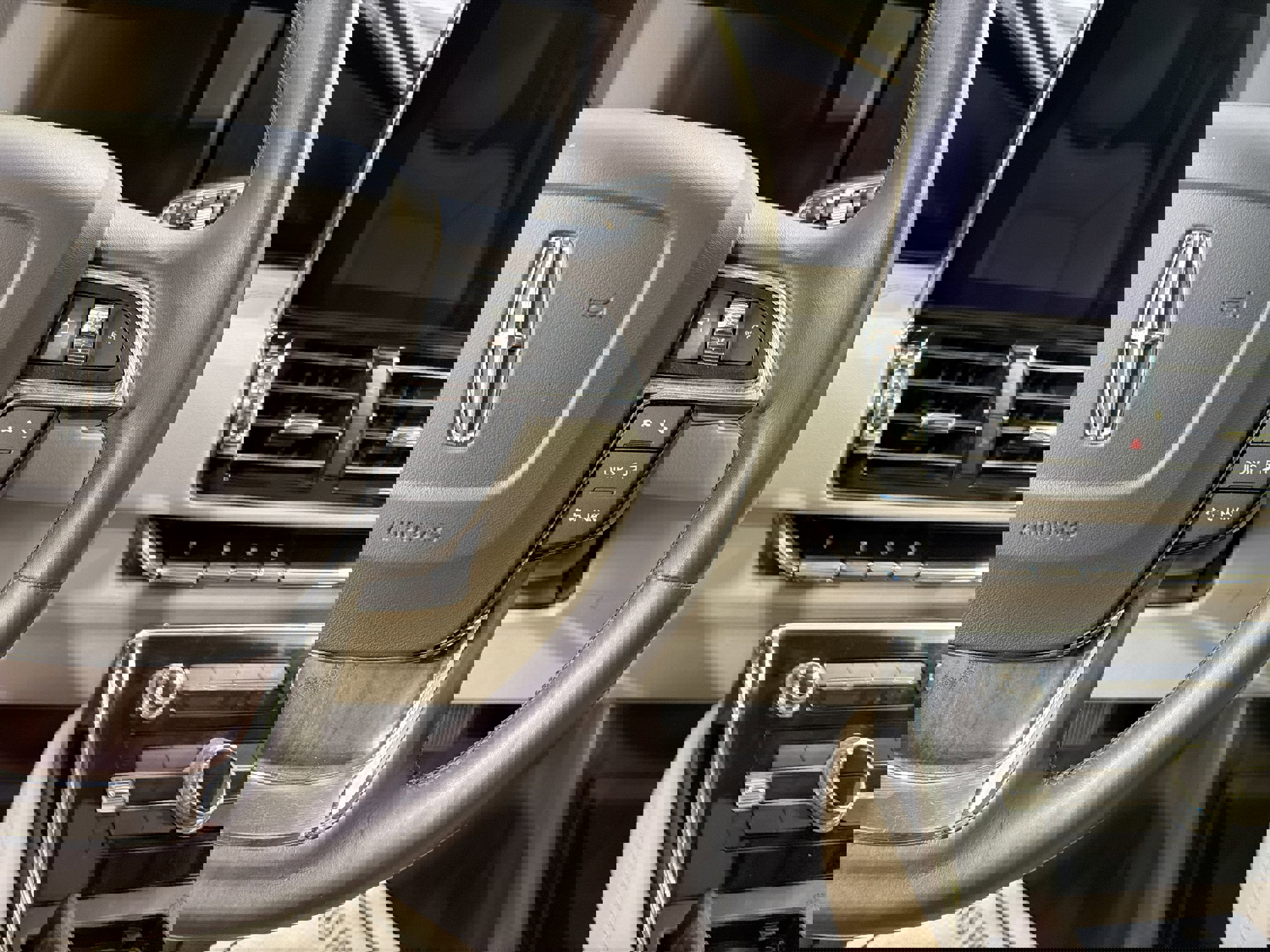 Used 2019 Lincoln Navigator Select w/ Cargo Package image 15