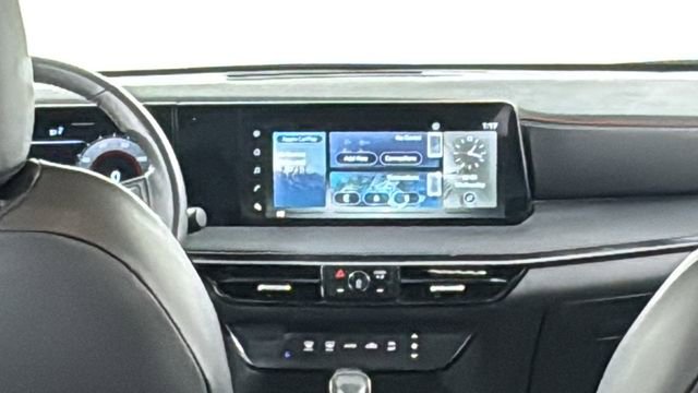 Certified 2025 Nissan Kicks SR image 16