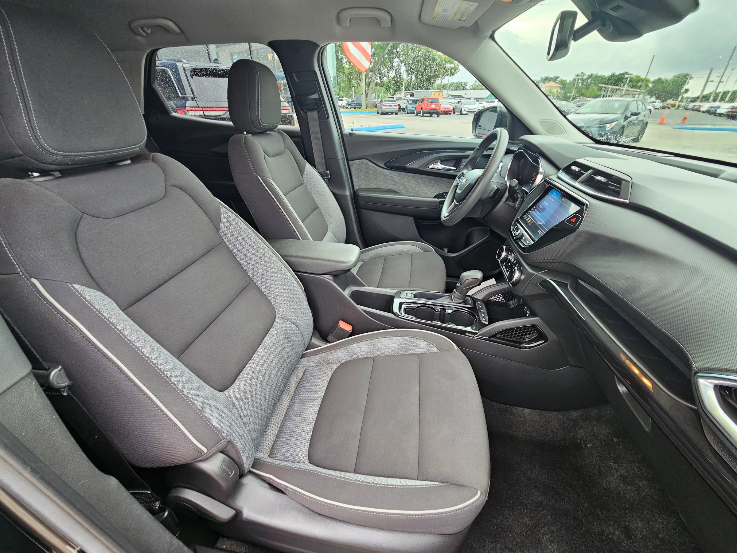 Used 2023 Chevrolet TrailBlazer LT w/ Convenience Package FWD image 10