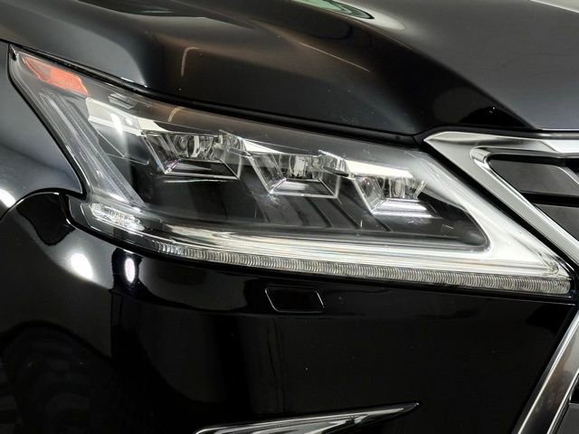 Used 2021 Lexus LX 570 4WD w/ 3rd Row & Luxury Pkg image 15