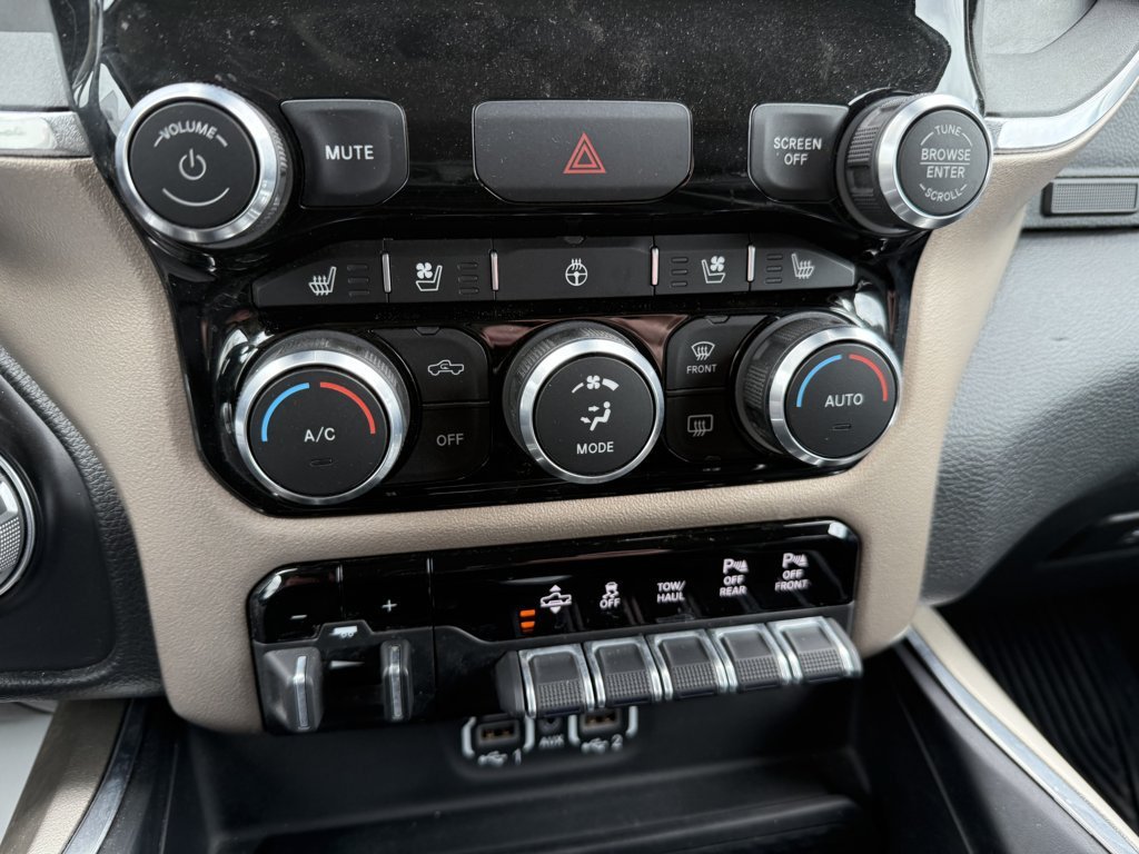 Used 2022 RAM 1500 Laramie AWD/4WD image 29