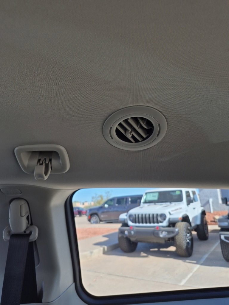 Used 2020 Dodge Grand Caravan SE w/ UConnect Hands-Free Group image 59