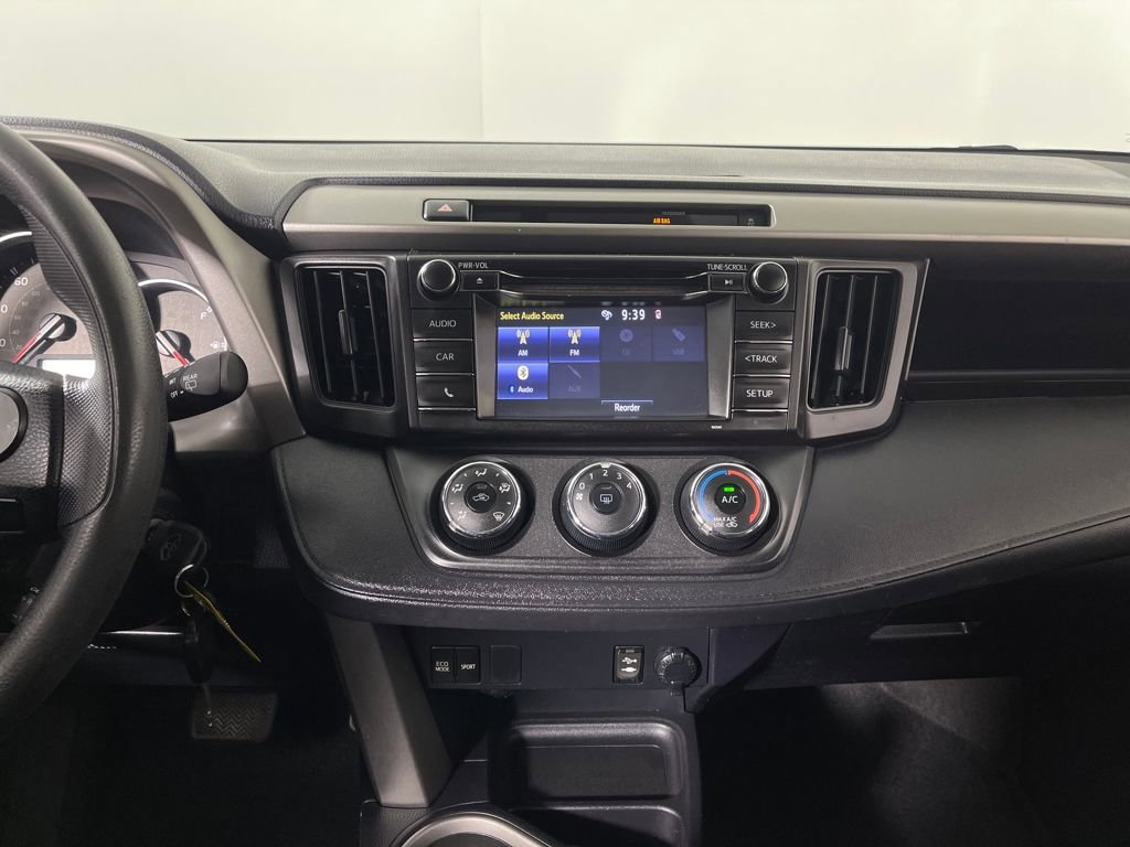 Used 2016 Toyota RAV4 LE image 14