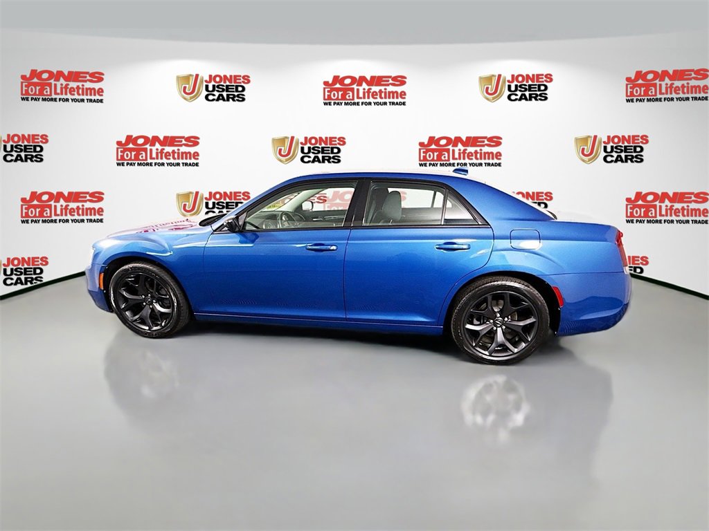 Used 2021 Chrysler 300 Touring w/ Sport Appearance Package image 13