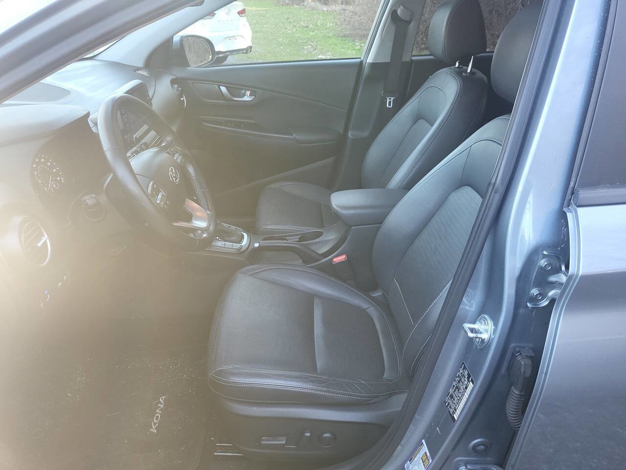 Used 2019 Hyundai Kona Limited image 11