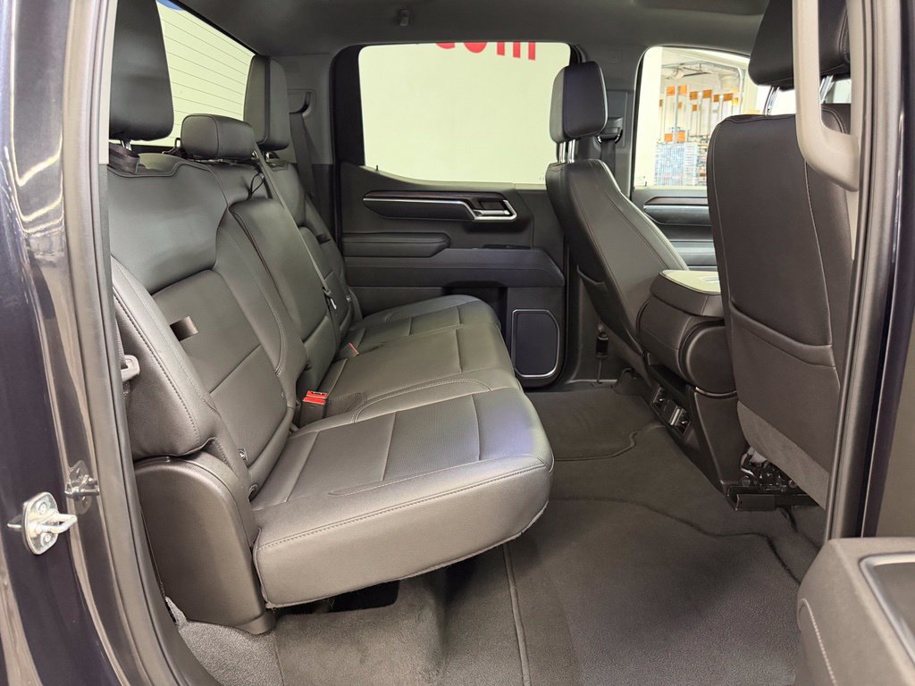 Used 2025 GMC Sierra 1500 SLT AWD/4WD image 14