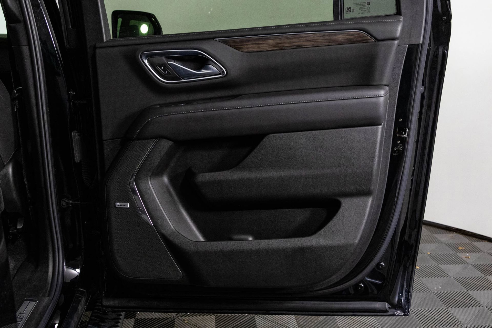 Used 2022 Chevrolet Suburban Z71 w/ Z71 Off-Road Package image 38